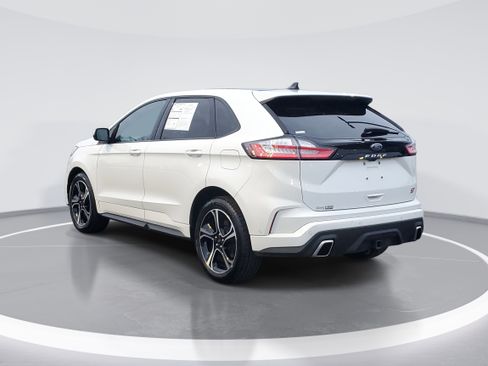 Used 2022 Ford Edge ST w/ Equipment Group 401A image 4