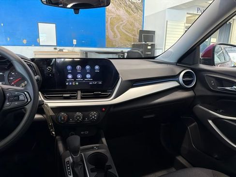 Used 2024 Chevrolet Trax LS w/ LS Convenience Package FWD image 23
