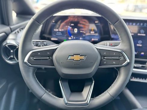 New 2026 Chevrolet Equinox EV LT image 22