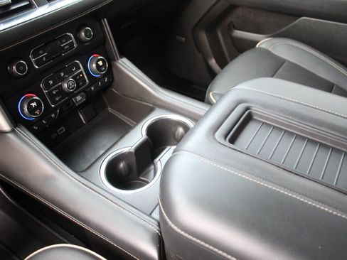 Used 2023 Chevrolet Suburban Premier RWD image 54