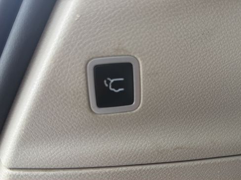 Used 2022 Chrysler Pacifica Touring-L FWD image 12