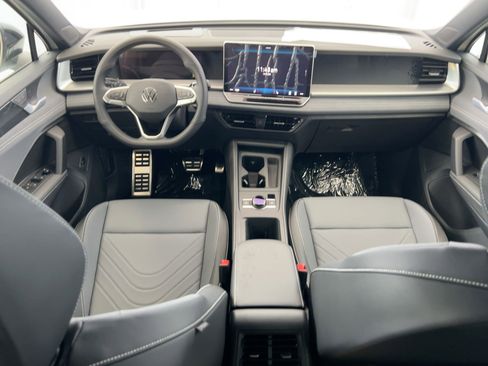 New 2026 Volkswagen Tiguan SE R-Line AWD/4WD image 17