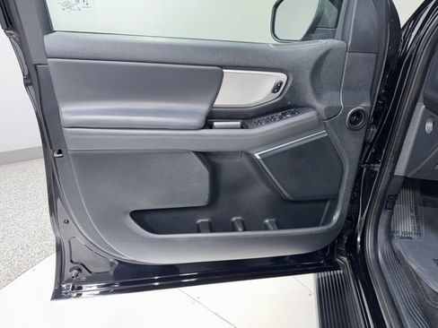 Used 2025 Ford Expedition Active image 13