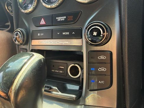 Used 2015 Hyundai Genesis 3.8 RWD image 30