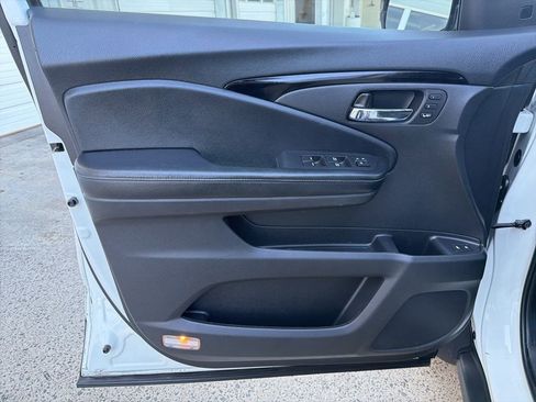 Used 2019 Honda Pilot Touring image 28