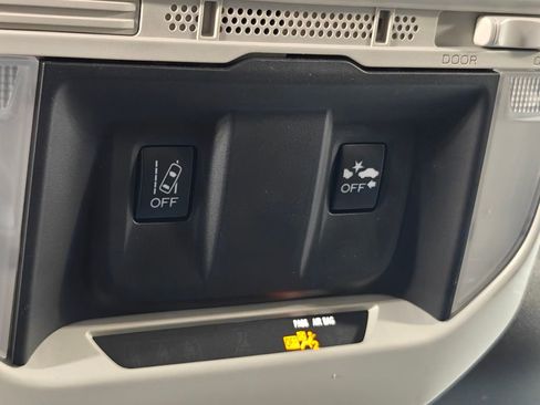 Used 2023 Subaru Forester AWD/4WD image 9