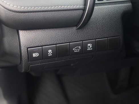 Used 2023 Toyota Camry SE FWD image 11