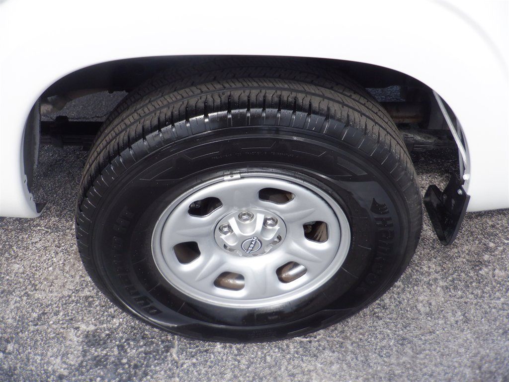 Used 2024 Nissan Frontier S w/ Technology Package RWD image 8