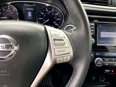 Used 2016 Nissan Rogue SL FWD image 21