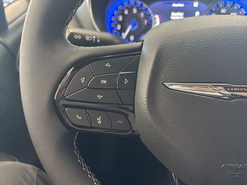 New 2026 Chrysler Pacifica Limited image 34