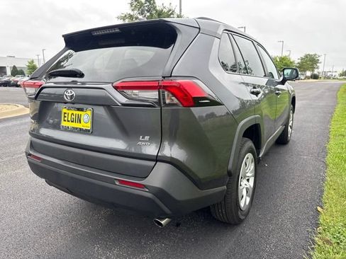 Used 2021 Toyota RAV4 LE AWD/4WD image 4