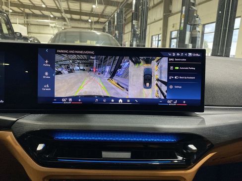 Used 2025 BMW 430i Convertible w/ Premium Package image 6