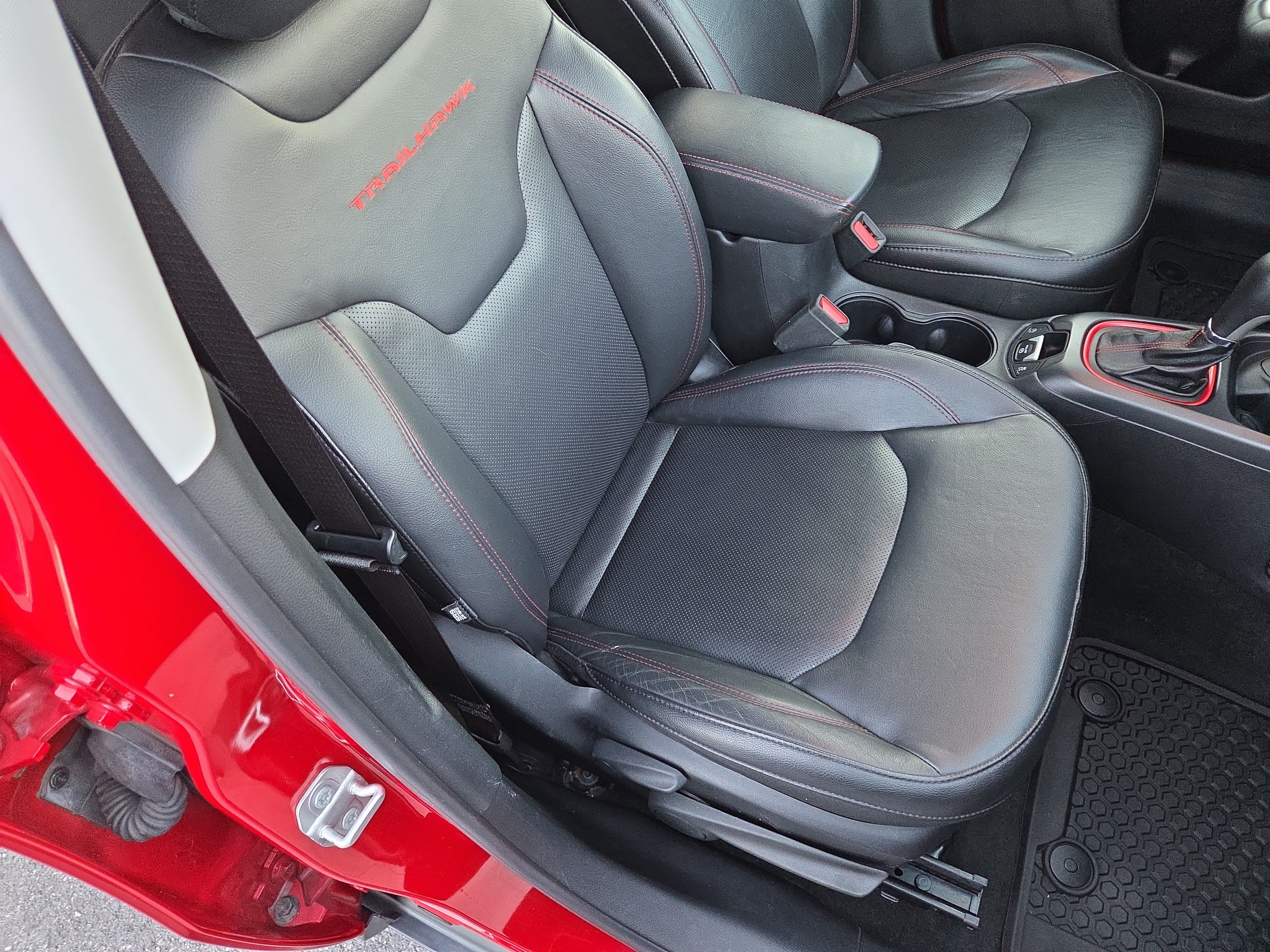 Certified 2018 Jeep Compass Trailhawk w/ Leather Interior Group AWD/4WD image 16