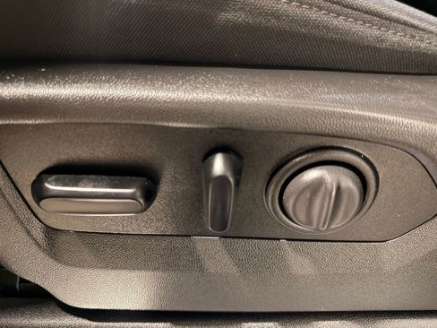 Used 2020 Chevrolet Silverado 1500 LT w/ Texas Edition image 15