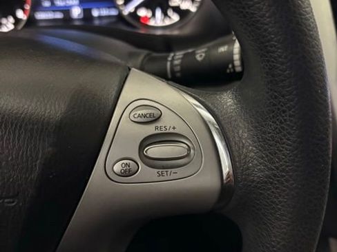 Used 2018 Nissan Murano S image 18