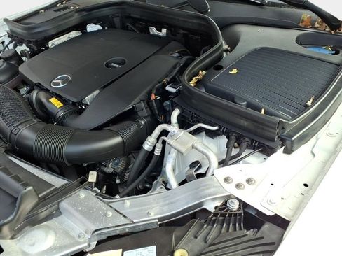 Used 2022 Mercedes-Benz GLC 300 4MATIC image 27