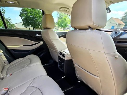 Used 2020 Buick Envision Essence image 25