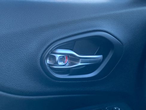 Used 2020 Jeep Cherokee Latitude Lux w/ Trailer Tow Group image 24