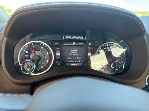 Used 2022 RAM 2500 Laramie AWD/4WD image 14