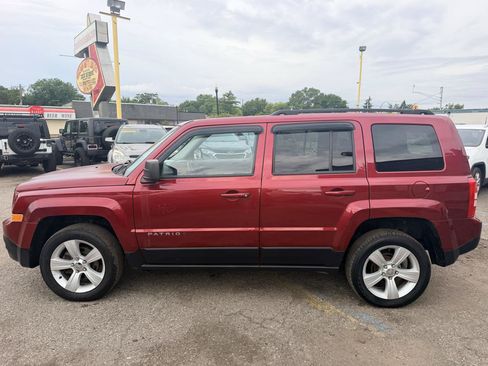 Used 2016 Jeep Patriot Latitude AWD/4WD image 2