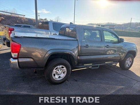Used 2016 Toyota Tacoma SR5 image 9