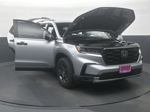 Used 2024 Honda Pilot TrailSport image 36