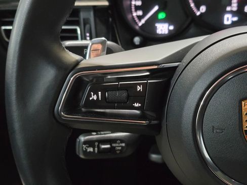Used 2024 Porsche Macan image 20