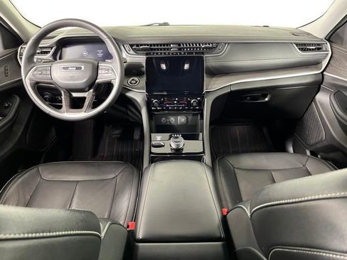 Used 2023 Jeep Grand Cherokee L Limited w/ Black Appearance Package image 39