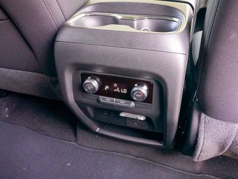 New 2025 GMC Acadia Elevation image 17