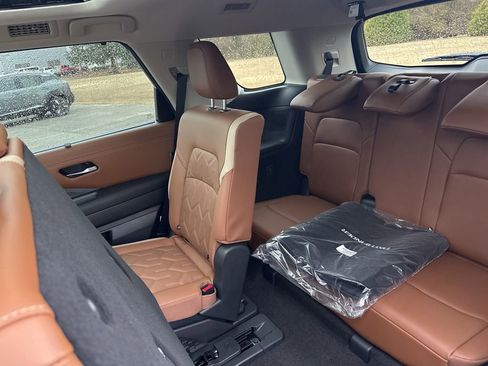 New 2026 Nissan Pathfinder Platinum w/ Cargo Package FWD image 26