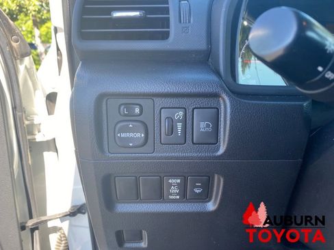 Used 2022 Toyota 4Runner SR5 Premium w/ Moonroof Package AWD/4WD image 40