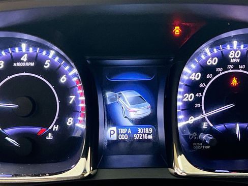 Used 2014 Toyota Avalon Limited image 23