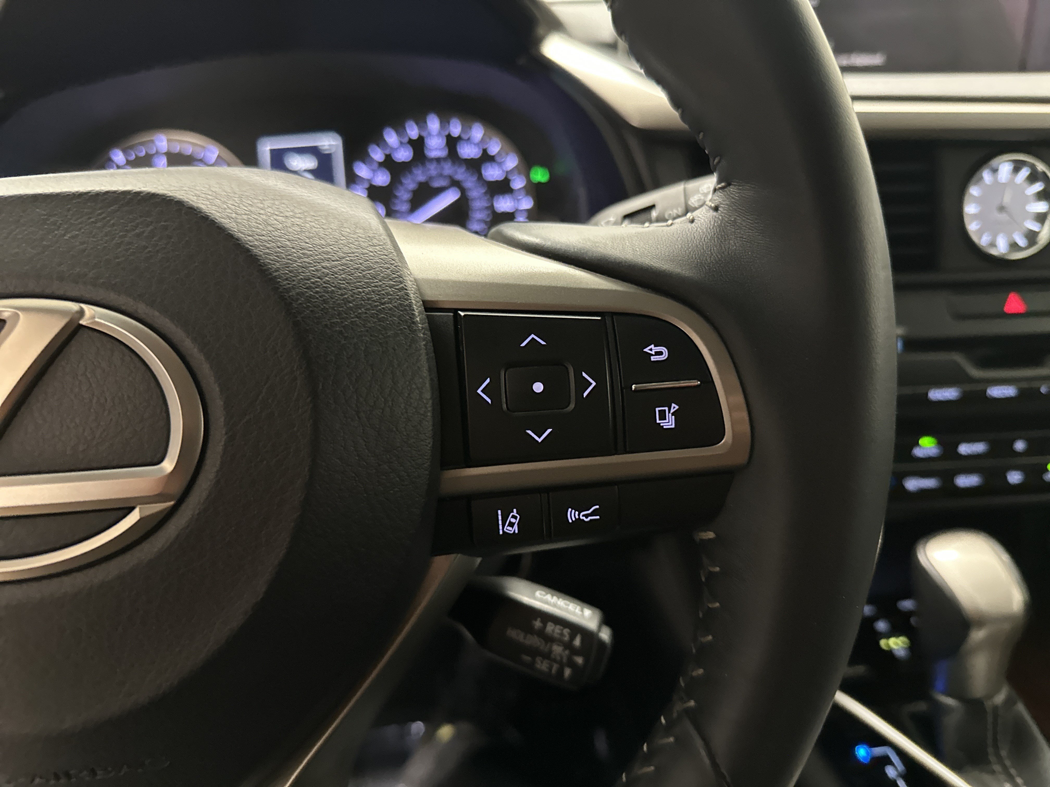 Used 2018 Lexus RX 350 AWD w/ Premium Package image 21