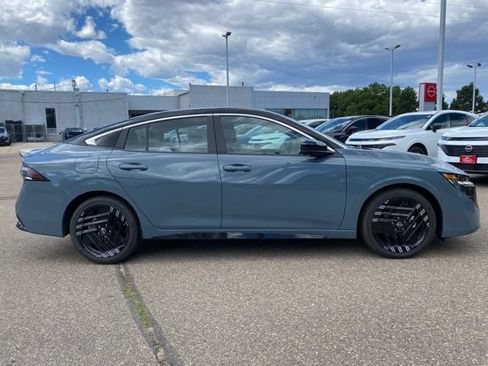New 2027 Nissan Sentra SR w/ SR Premium Package FWD image 6