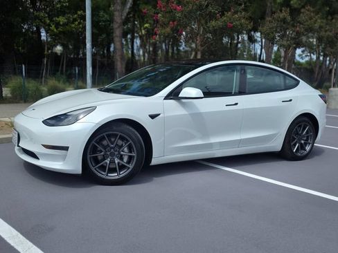 Used 2021 Tesla Model 3 Standard Range Plus RWD image 22