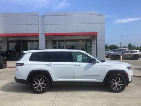 Used 2025 Jeep Grand Cherokee L Limited RWD image 8