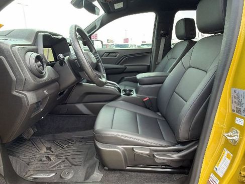 Used 2024 Chevrolet Colorado Trail Boss w/ Advanced Trailering Package AWD/4WD image 13