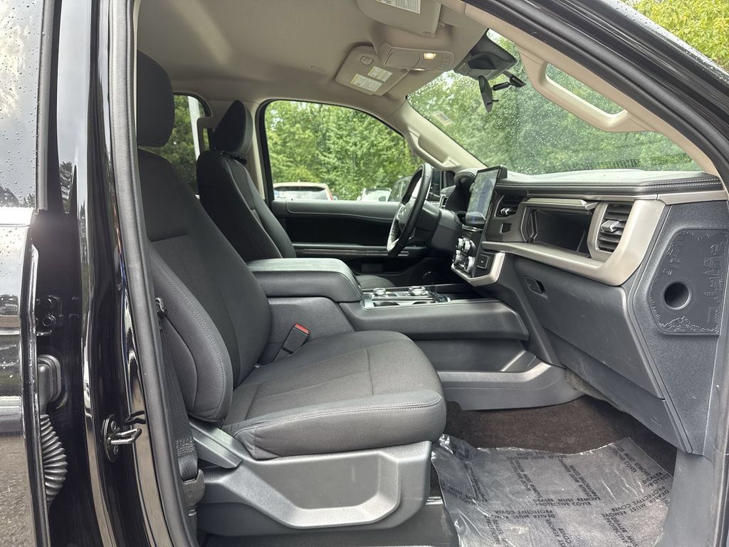 Used 2022 Ford Expedition XL AWD/4WD image 25