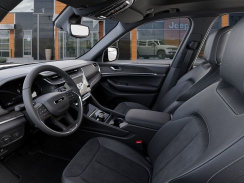New 2026 Jeep Grand Cherokee Altitude AWD/4WD image 23