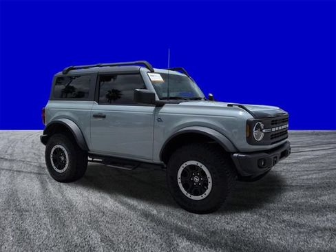 Certified 2022 Ford Bronco Black Diamond w/ Sasquatch Package AWD/4WD image 2
