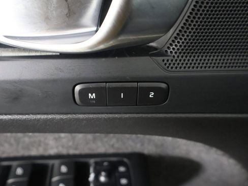 Used 2024 Volvo XC40 B5 Plus image 37