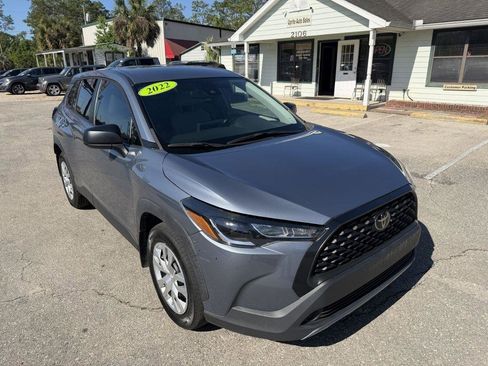 Used 2022 Toyota Corolla Cross L image 3