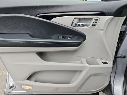 Used 2020 Honda Pilot Touring image 28