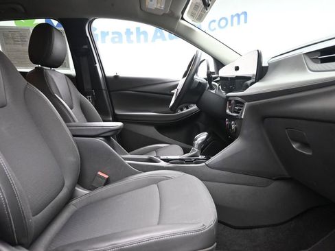 Used 2025 Buick Encore GX Preferred AWD/4WD image 7