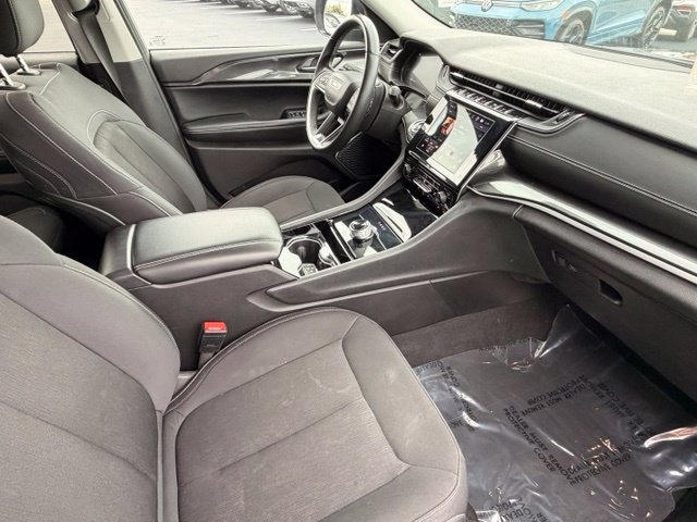 Used 2022 Jeep Grand Cherokee L Laredo w/ Luxury Tech Group I AWD/4WD image 18