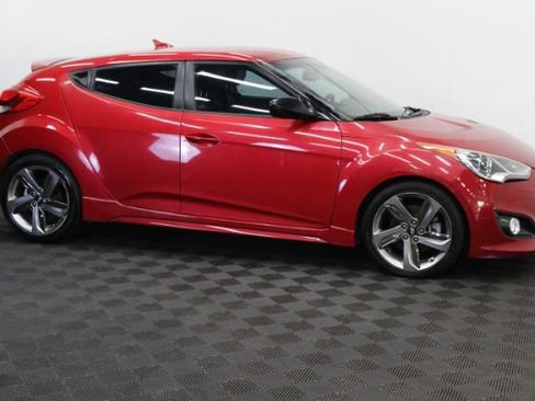 Used 2013 Hyundai Veloster Turbo FWD image 4
