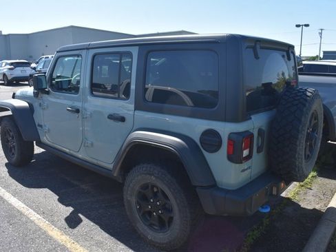 Used 2023 Jeep Wrangler Unlimited AWD/4WD image 5