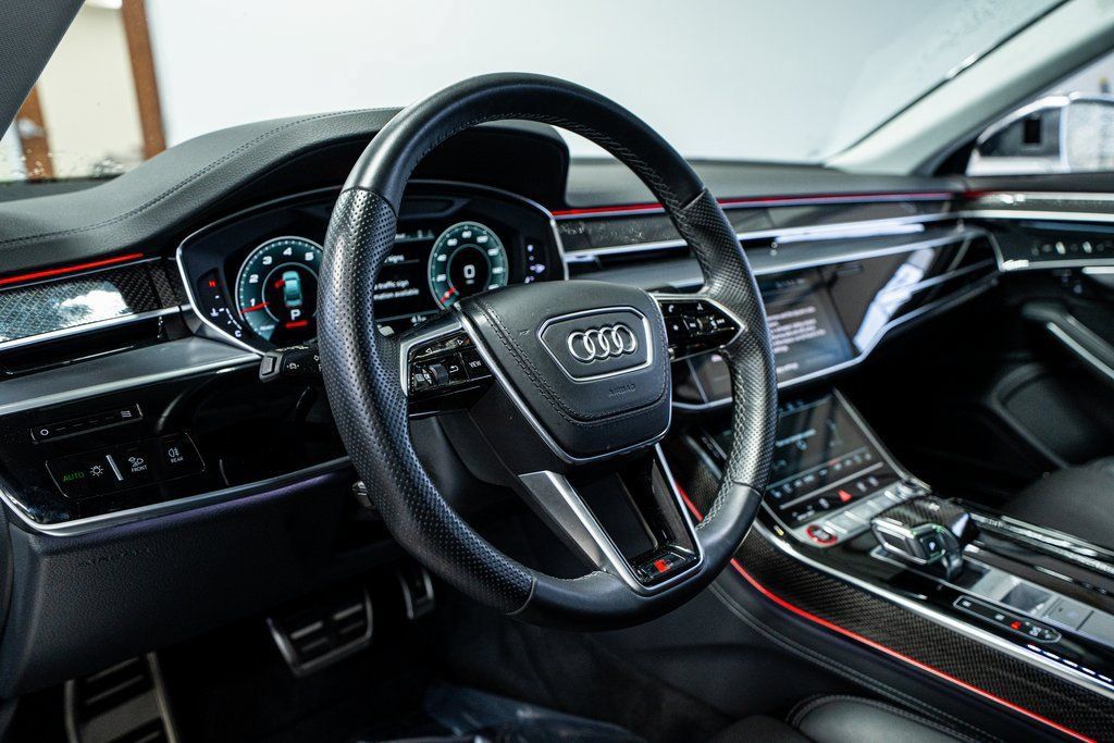 Used 2023 Audi S8 AWD/4WD image 33