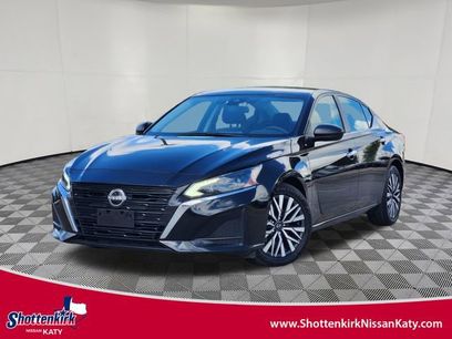 Used 2024 Nissan Altima 2.5 SV
