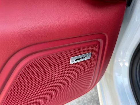 Used 2021 Porsche Macan Turbo image 15